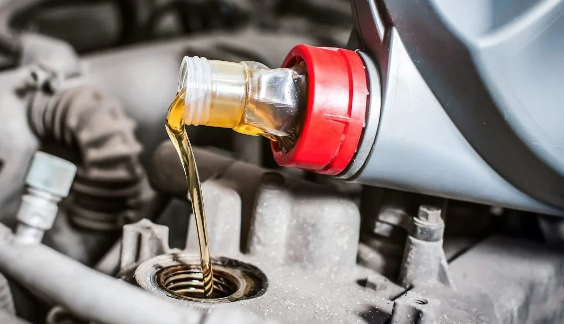 Преміум оливи і автохімія: чому економія на «крові» двигуна виходить дорого