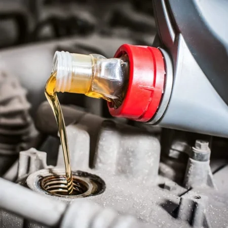Преміум оливи і автохімія: чому економія на «крові» двигуна виходить дорого