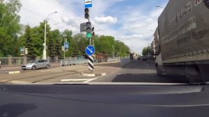 Сложные для начинающих водителей повороты в городе